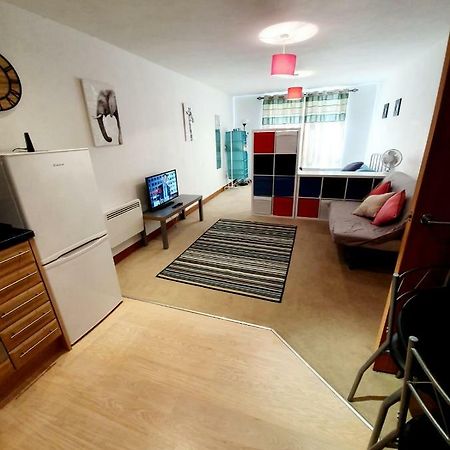 Southend Ground Floor Apartment With Parking Экстерьер фото